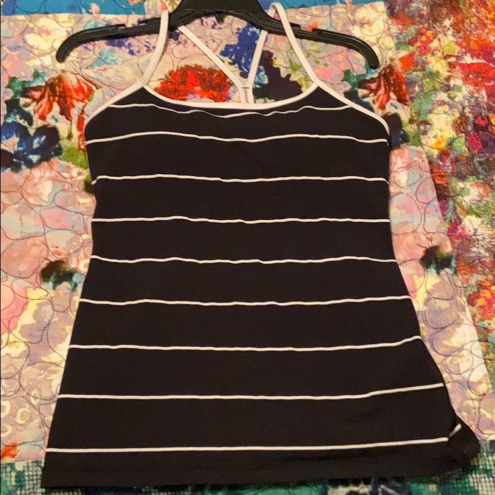 Very cute lululemon gently used top